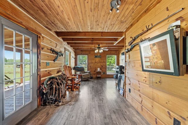 13546 Campbellsville Rd, Lynnville, TN 38472