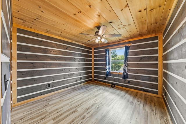 13546 Campbellsville Rd, Lynnville, TN 38472