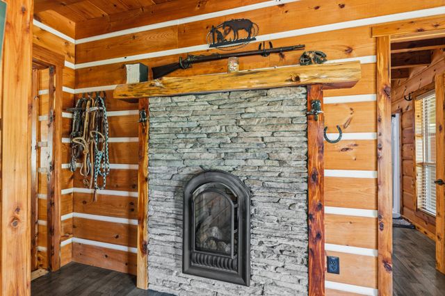 13546 Campbellsville Rd, Lynnville, TN 38472