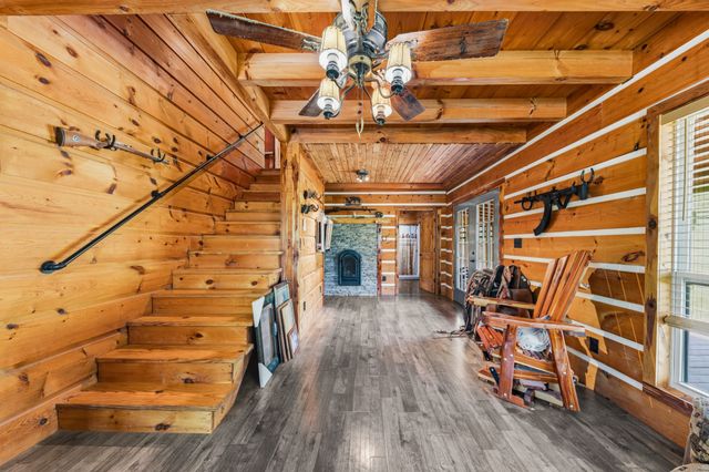 13546 Campbellsville Rd, Lynnville, TN 38472