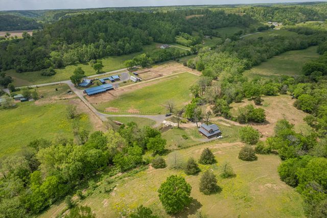 13546 Campbellsville Rd, Lynnville, TN 38472