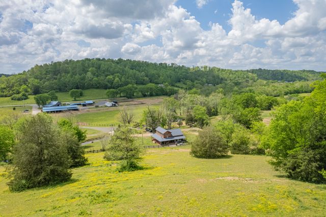 13546 Campbellsville Rd, Lynnville, TN 38472