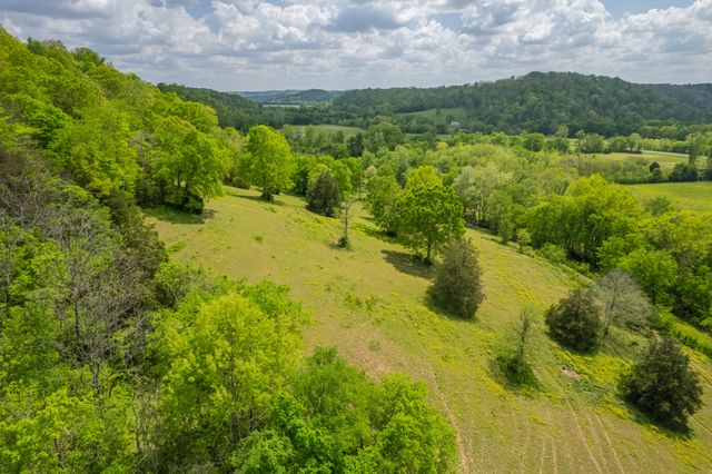 13546 Campbellsville Rd, Lynnville, TN 38472