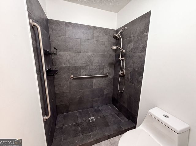 4378 Shady Drive NW, Lilburn, GA 30047