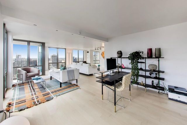 2 E Erie Street 3005, Chicago, IL 60611