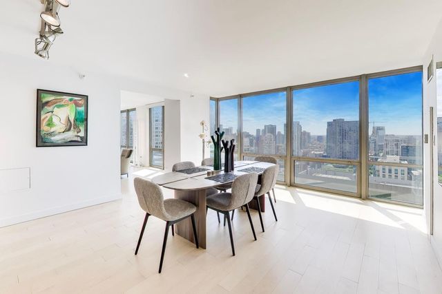 2 E Erie Street 3005, Chicago, IL 60611