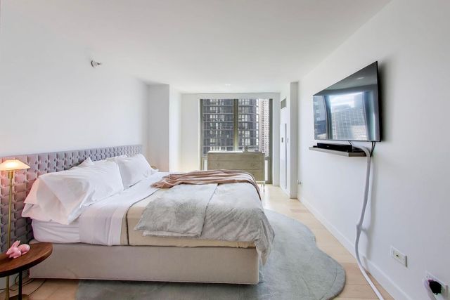 2 E Erie Street 3005, Chicago, IL 60611