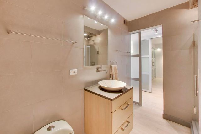 2 E Erie Street 3005, Chicago, IL 60611