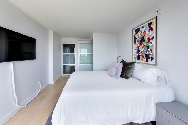 2 E Erie Street 3005, Chicago, IL 60611