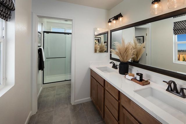 6542 E Madison Avenue, Fresno, CA 93727