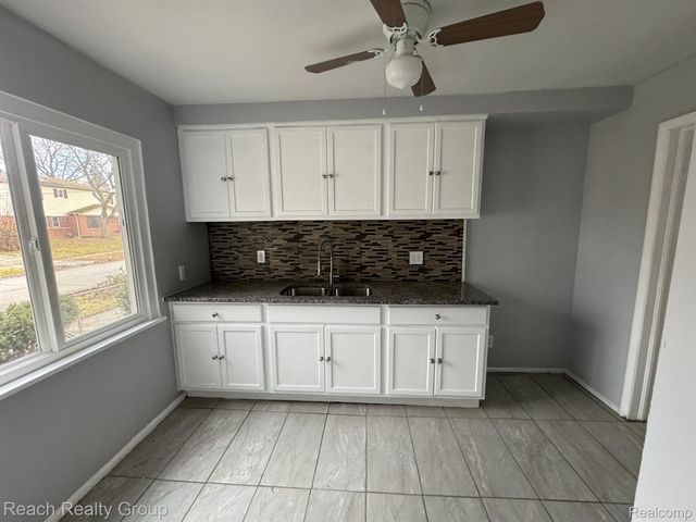 19105 CURTIS Street, Detroit, MI 48219