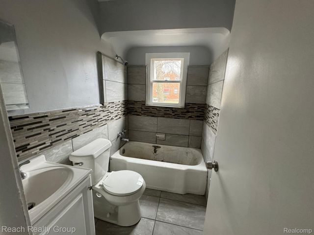 19105 CURTIS Street, Detroit, MI 48219