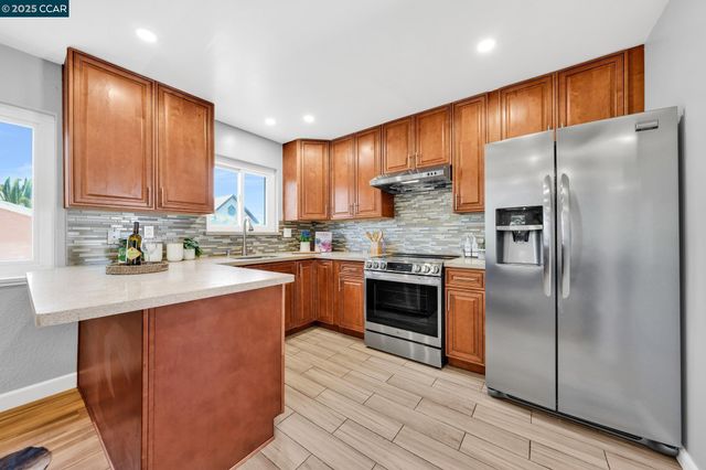 527 30Th St, Richmond, CA 94804
