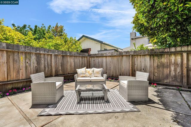 527 30Th St, Richmond, CA 94804