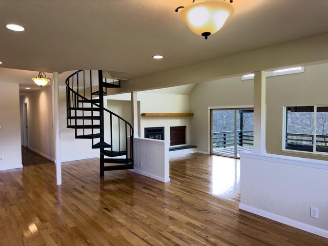 13672 Twin Lakes Lane, Redding, CA 96003