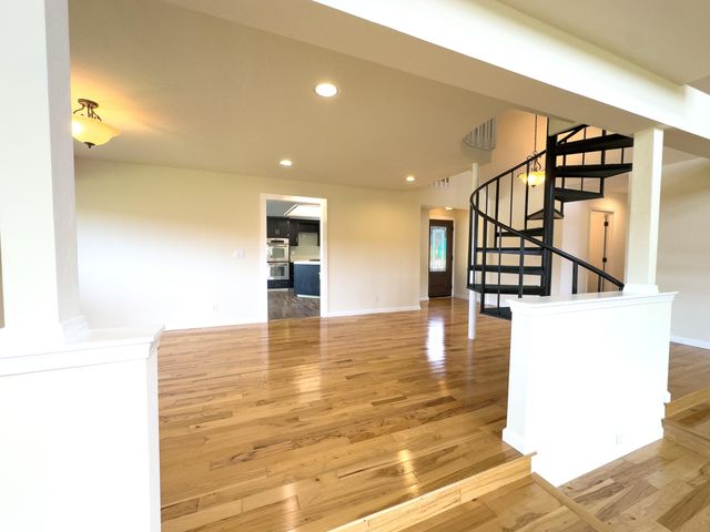 13672 Twin Lakes Lane, Redding, CA 96003