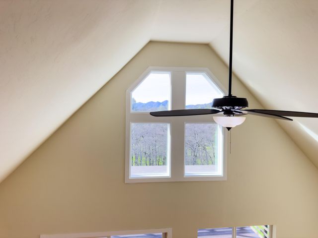 13672 Twin Lakes Lane, Redding, CA 96003