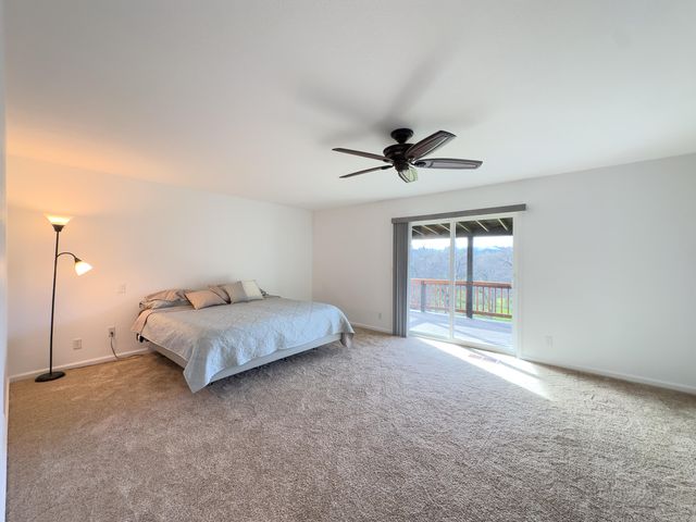 13672 Twin Lakes Lane, Redding, CA 96003