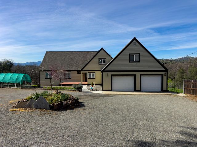 13672 Twin Lakes Lane, Redding, CA 96003