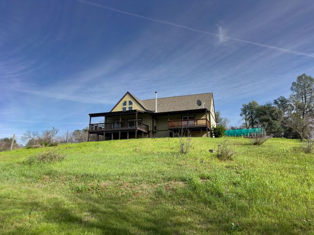 13672 Twin Lakes Lane, Redding, CA 96003