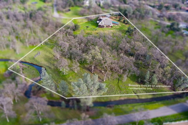 13672 Twin Lakes Lane, Redding, CA 96003