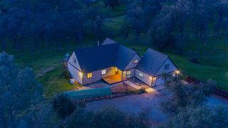 13672 Twin Lakes Lane, Redding, CA 96003