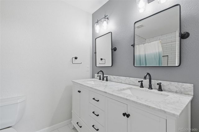 8331 S Upham Way 211, Littleton, CO 80128