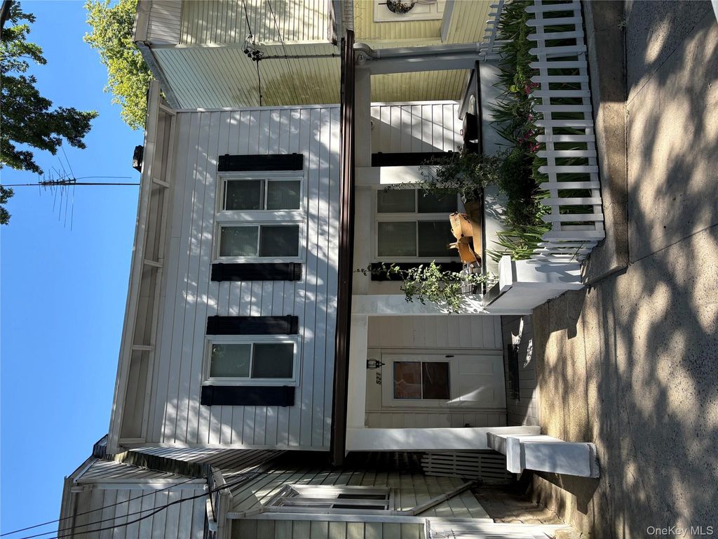 521 E 235th Street, Bronx, NY 10470