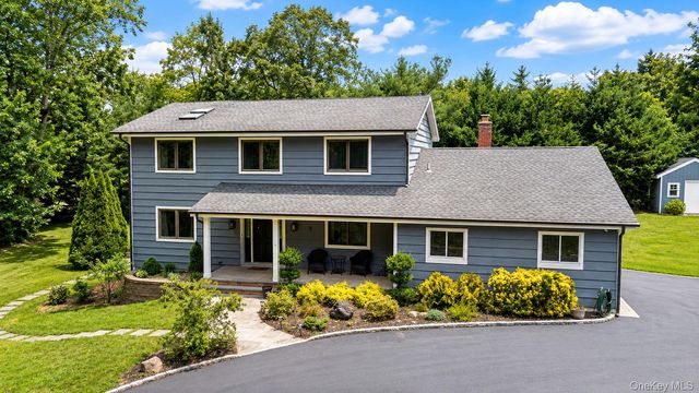 9 Huckleberry Lane, East Setauket, NY 11733