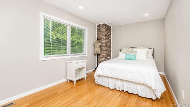 9 Huckleberry Lane, East Setauket, NY 11733