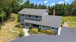 9 Huckleberry Lane, East Setauket, NY 11733