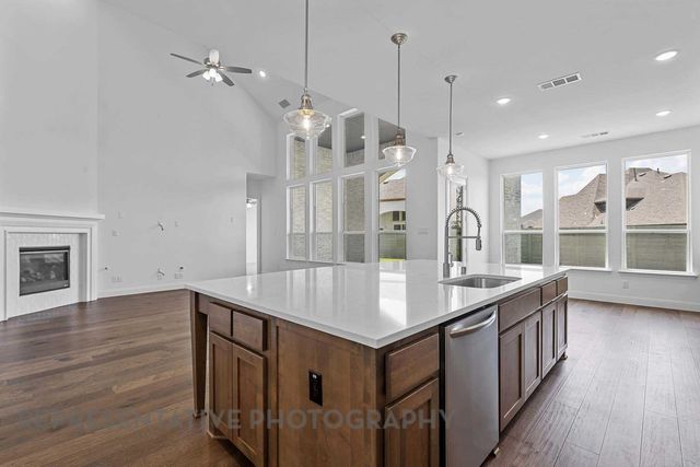 933 Groundwater Way, League City, TX 77573