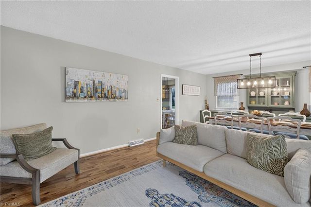 140 Raintree Road, Advance, NC 27006
