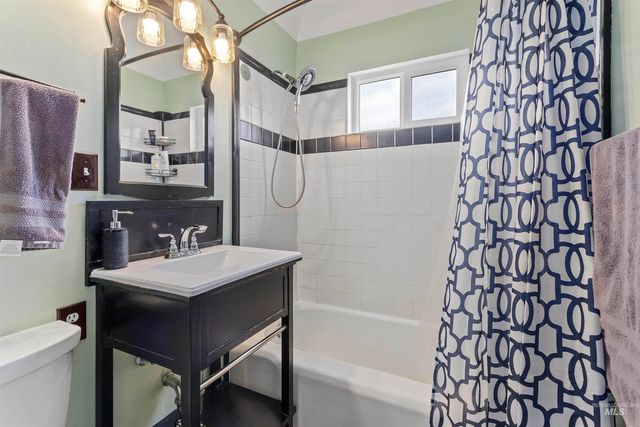 184 Taylor, Twin Falls, ID 83301