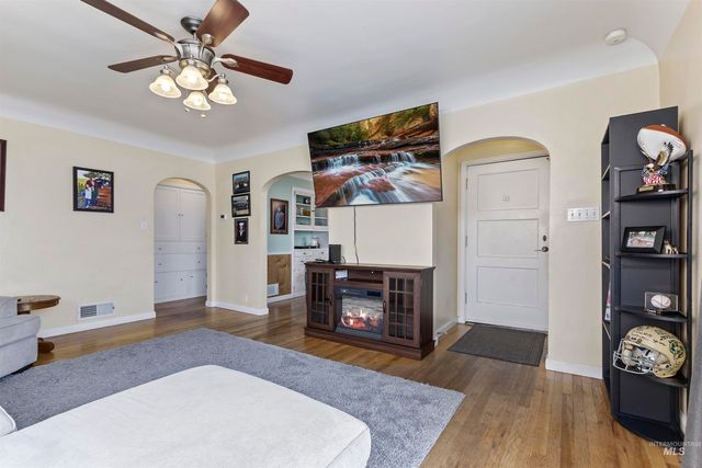 184 Taylor, Twin Falls, ID 83301