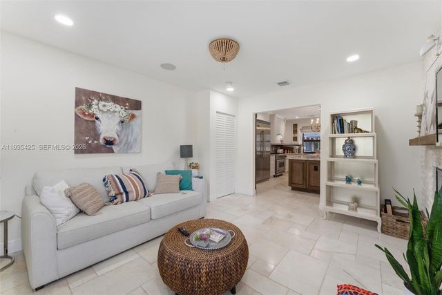 9890 SW 138th St, Miami, FL 33176