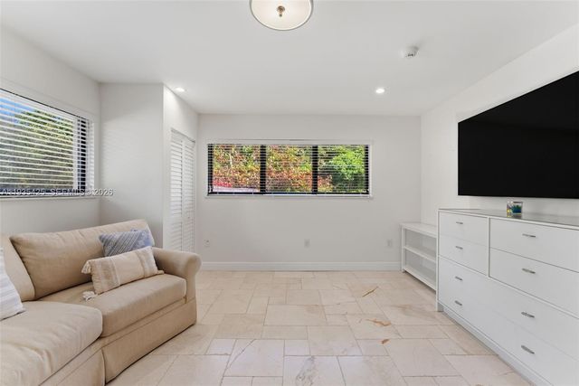 9890 SW 138th St, Miami, FL 33176