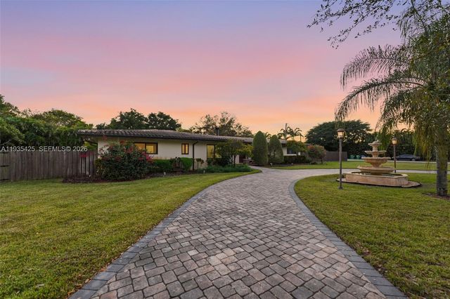 9890 SW 138th St, Miami, FL 33176