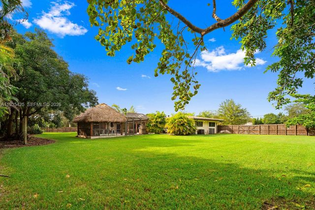 9890 SW 138th St, Miami, FL 33176