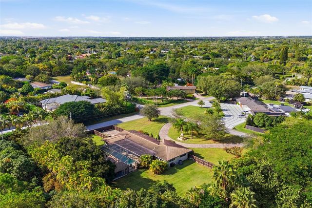 9890 SW 138th St, Miami, FL 33176