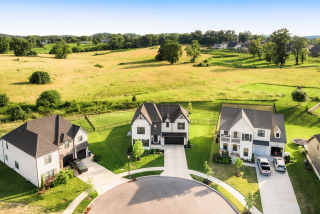 3455 Burgate Trl, Thompsons Station, TN 37179