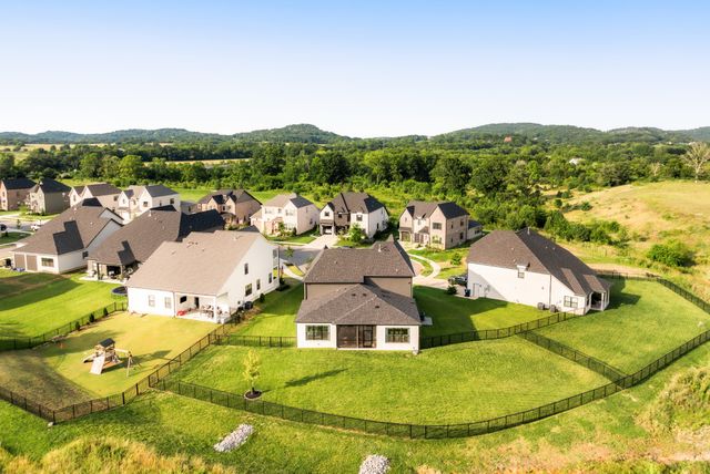 3455 Burgate Trl, Thompsons Station, TN 37179