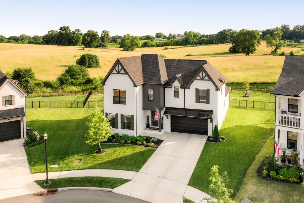 3455 Burgate Trl, Thompsons Station, TN 37179