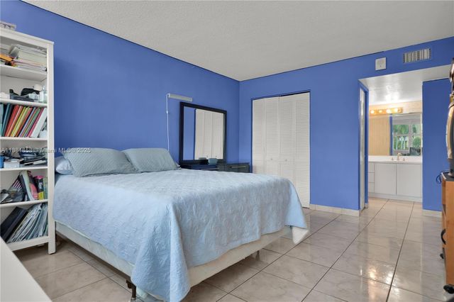 16558 NE 26th Ave 2A, North Miami Beach, FL 33160