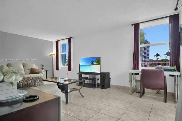 16558 NE 26th Ave 2A, North Miami Beach, FL 33160