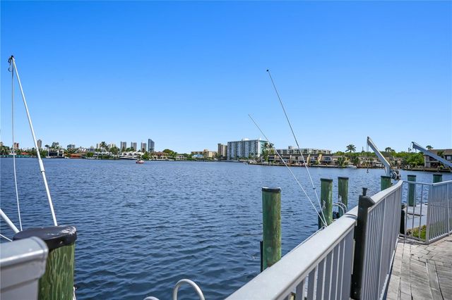 16558 NE 26th Ave 2A, North Miami Beach, FL 33160