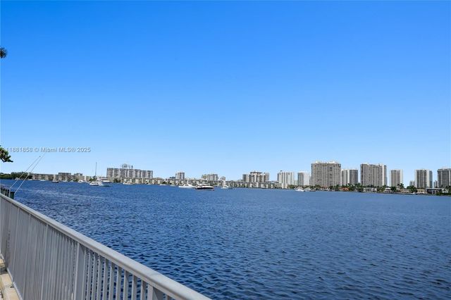 16558 NE 26th Ave 2A, North Miami Beach, FL 33160