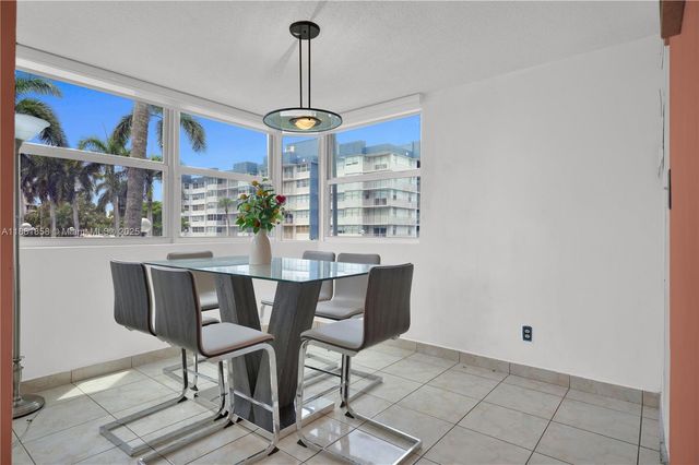 16558 NE 26th Ave 2A, North Miami Beach, FL 33160