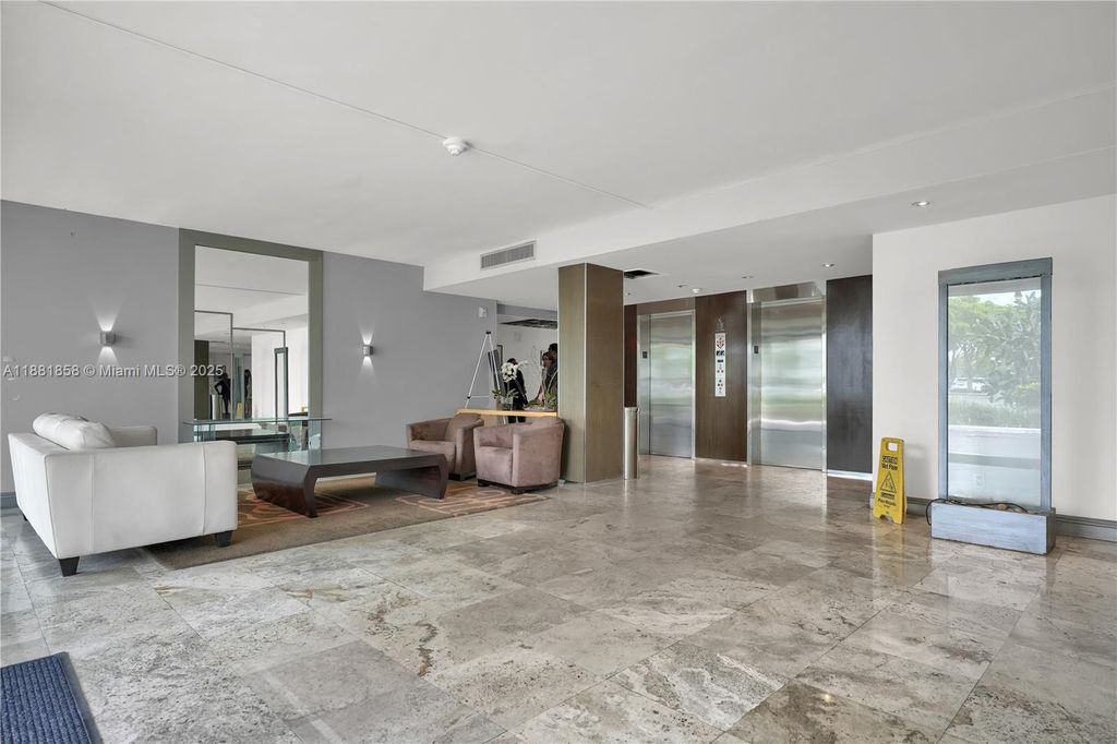 16558 NE 26th Ave 2A, North Miami Beach, FL 33160