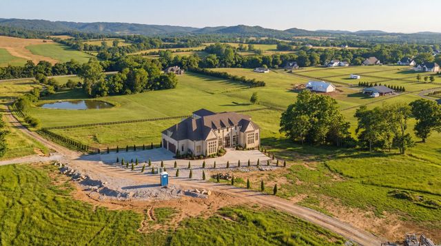2420 Walter Way, College Grove, TN 37046